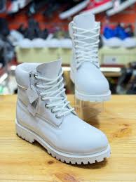 White Timberland premium ankle boots are designed with waterproof pure leather